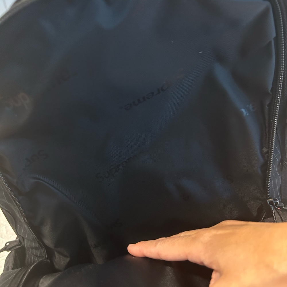 Brand new Supreme backpack with original packaging - Picture 8 of 9